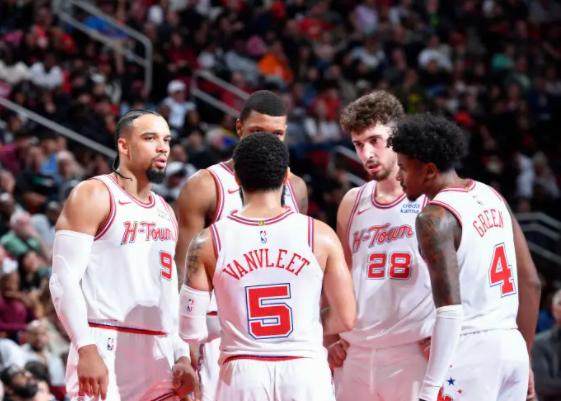 开云集团-双杀掘金！火箭青春风暴劲吹：申京大战约基奇真猛