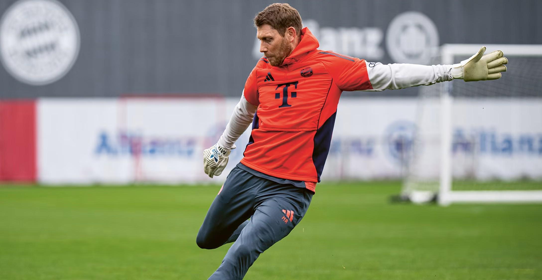 开云app-拜仁门将教练：乌尔比希有潜力，他能胜任与诺伊尔类似的踢法